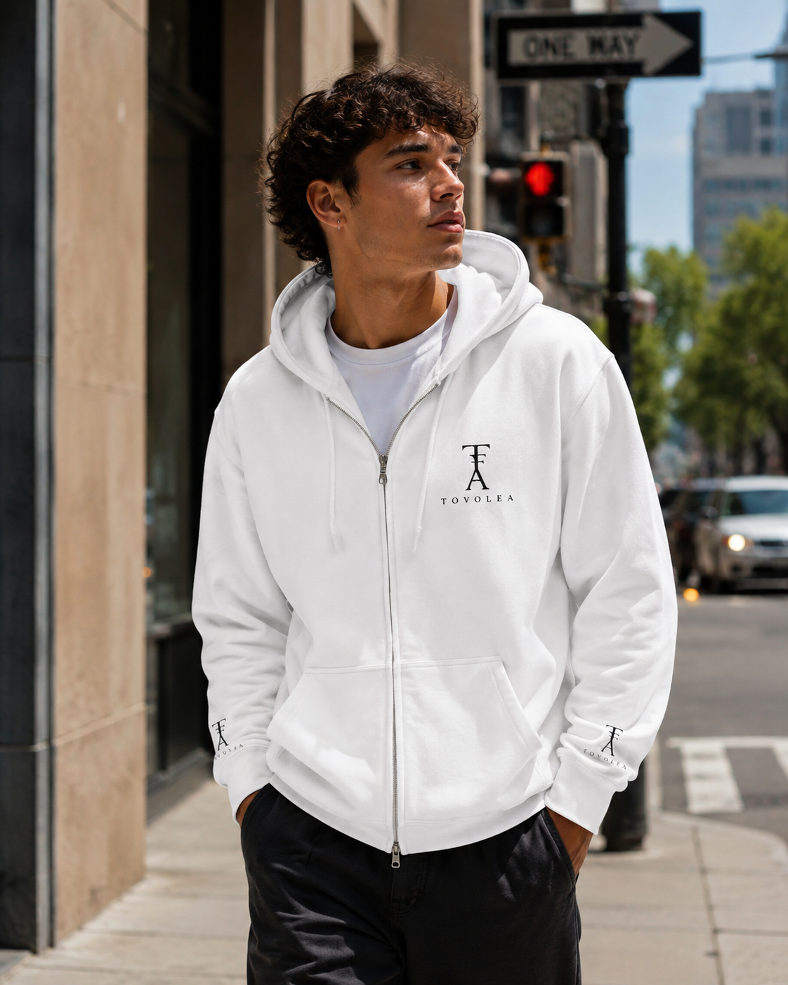 Midnight Full-Zip Hoodie — Everyday Comfort, Timeless Look