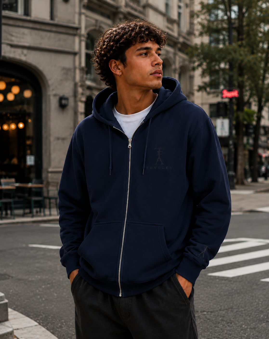 Midnight Full-Zip Hoodie — Everyday Comfort, Timeless Look